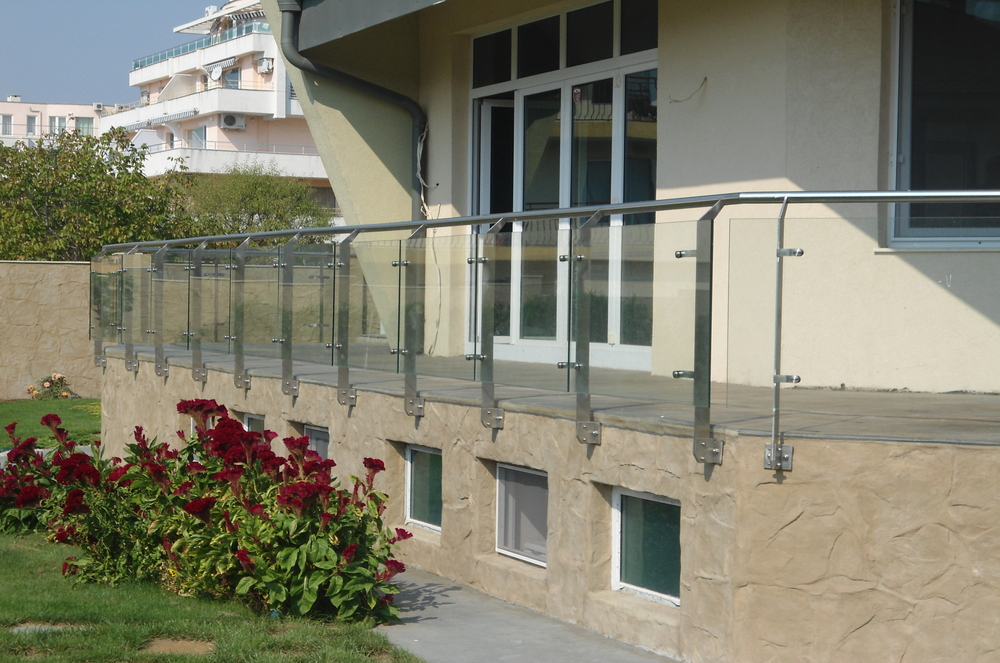 Stainless steel and glass railings and aluminium railings