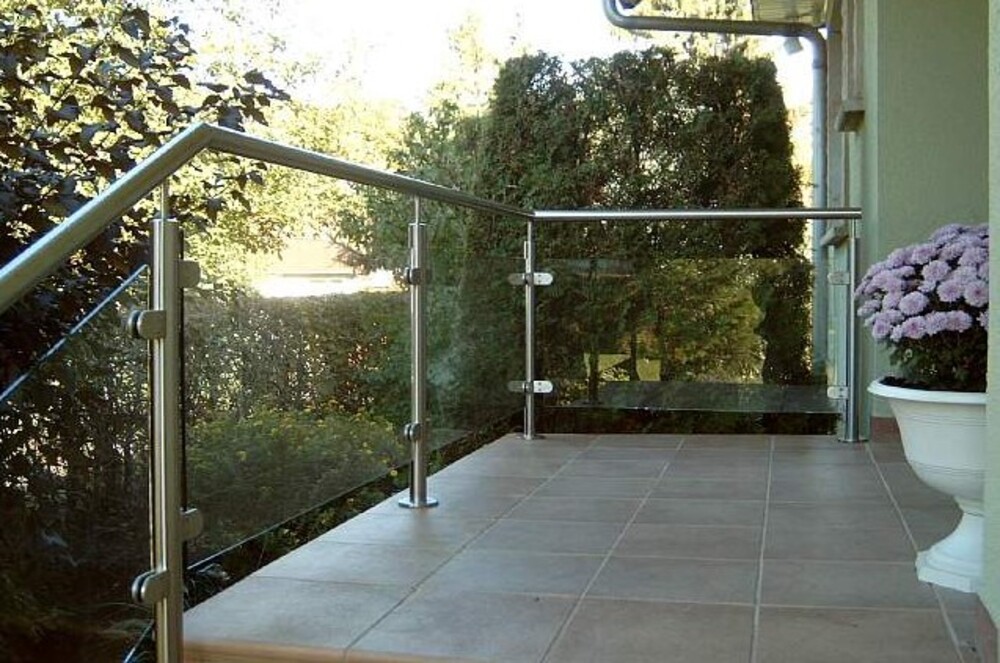 Stainless steel and glass railings and aluminium railings